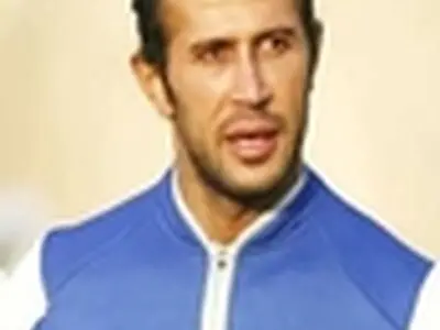 مهرداد اولادی توافقی از استقلال جدا شد