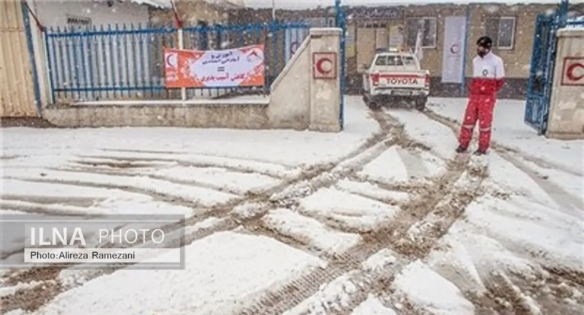امدادرسانی به هموطنان در 4 استان متاثر از برف و کولاک/امدادگران همچنان مشغول کارند