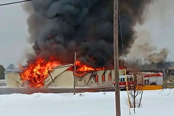 
Fire in church in US injures five
