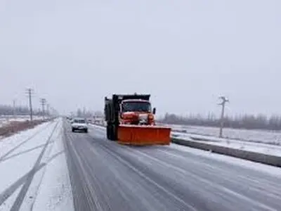 .۱۵۸۰ کیلومتر برف‌روبی در جاده‌های کرمانشاه/رهاسازی ۸۰ خودرو گرفتار در برف