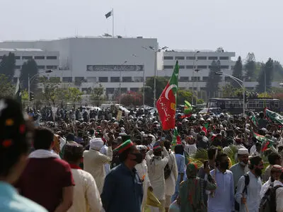 ضرب الاجل ۶ روزه «عمران خان» به دولت پاکستان برای برگزاری انتخابات جدید 