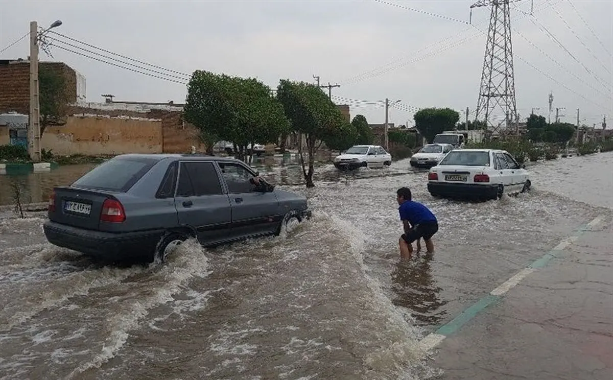تقدیر مدیران از یکدیگر در مواقع بحران‌، نمک پاشیدن بر زخم مردم است