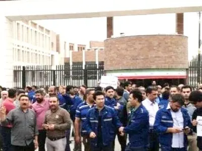کارگران گروه ملی فولاد ایران مجدداً تجمع کردند