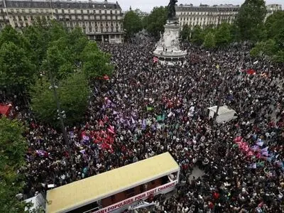 Massive anti-far right rallies in France ahead of snap elections