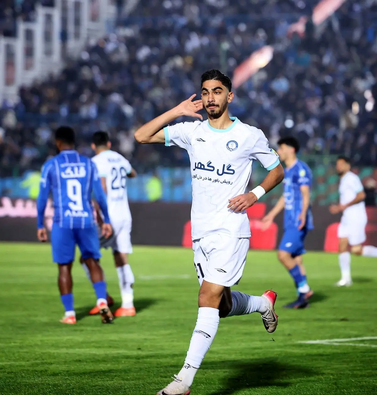 شهرآبادی: گل امروزم را مقابل استقلال به پدر و مادرم تقدیم می‌کنم (ویدیو)