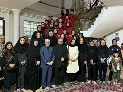 دیدار سفیر ایران با اعضای تیم ملی فوتبال بانوان