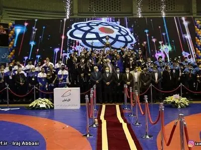 اهدای کاپ قهرمانی به تیم بازار بزرگ ایران