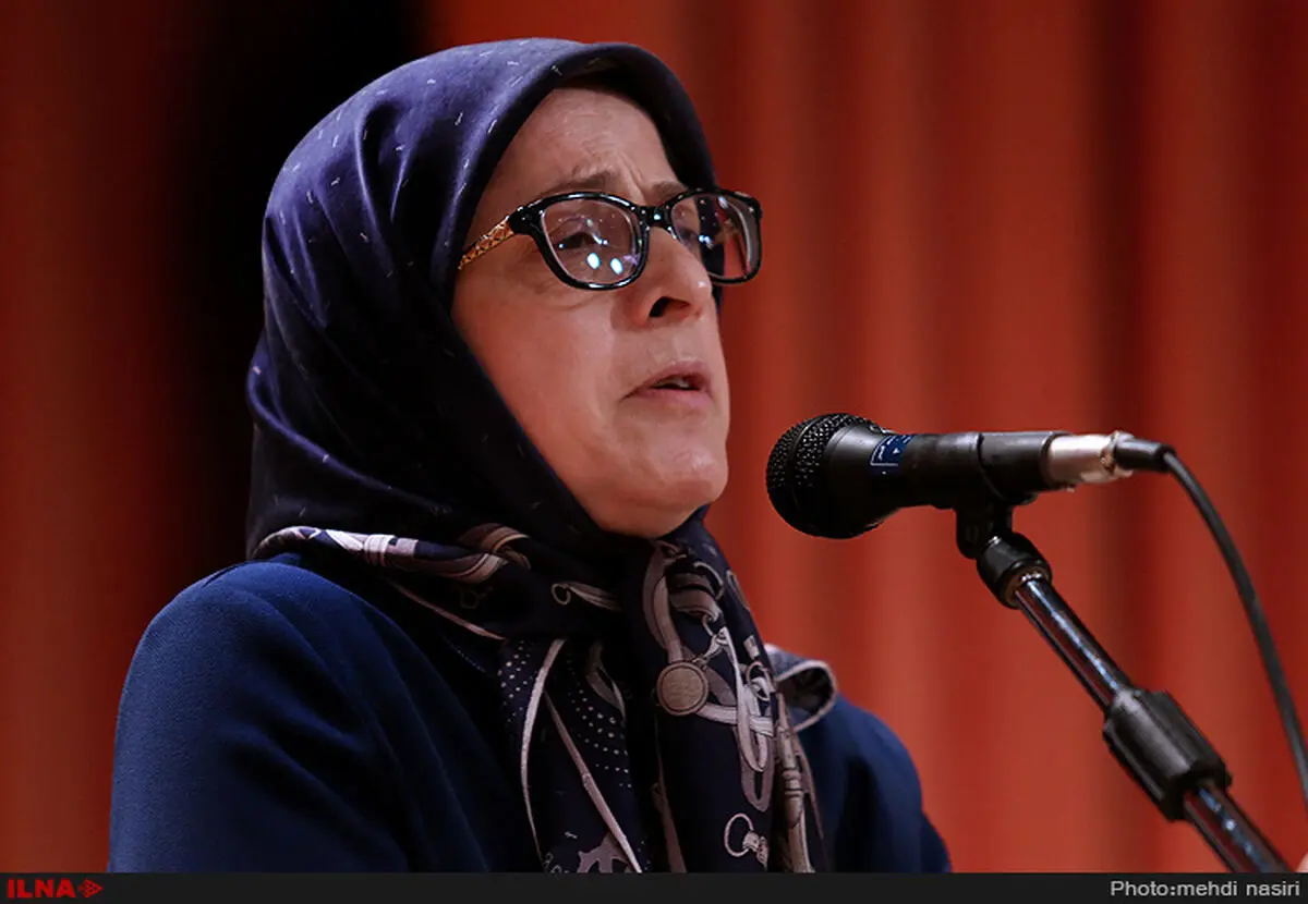 مشکل کشور ما نخبگان هستند که درک درستی از جامعه ندارند 