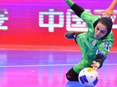 لقب عابدزاده به یک زن رسید