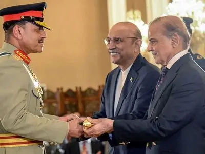 سنای پاکستان قدرت ارتش را نهادینه کرد؛ مصونیت مادام‌العمر برای ژنرال منیر