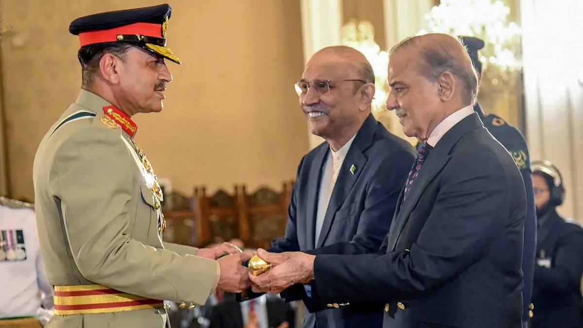 سنای پاکستان قدرت ارتش را نهادینه کرد؛ مصونیت مادام‌العمر برای ژنرال منیر