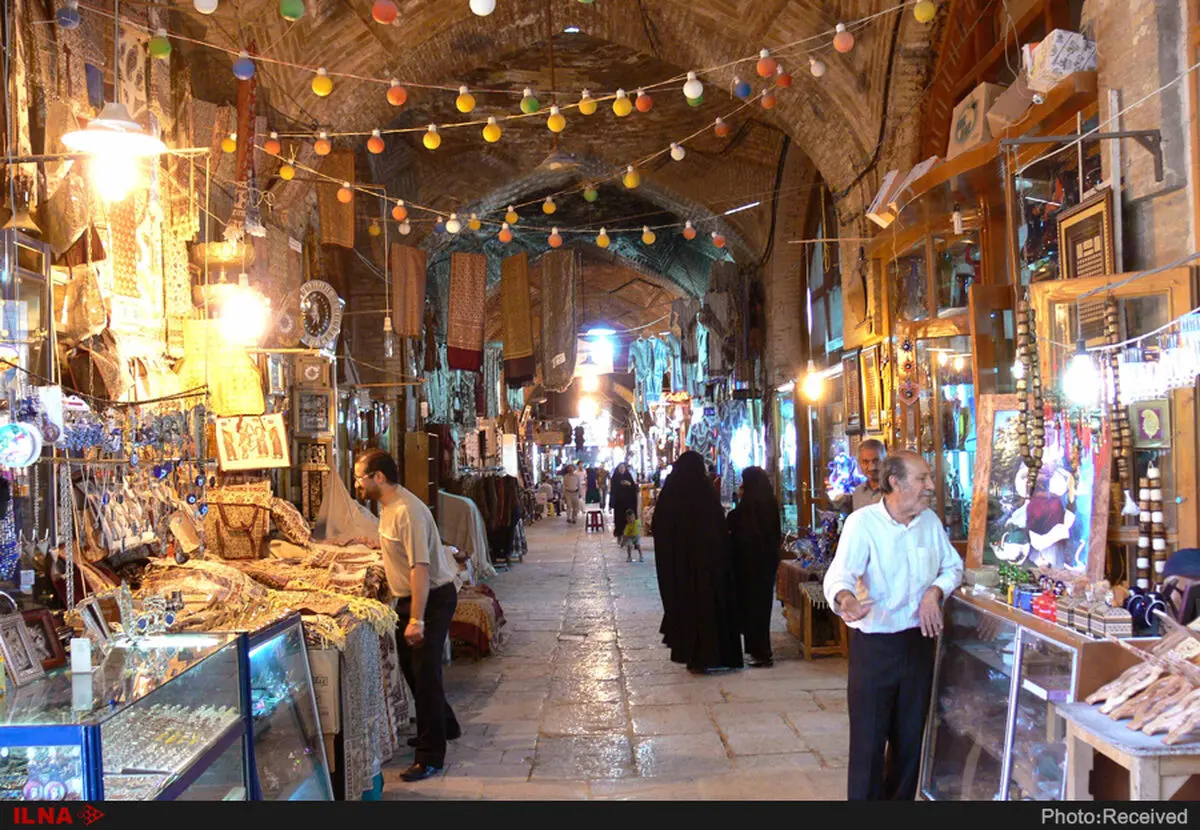 دوران صنایع دستی به پایان رسیده/صحبت از حاکمیتِ اجناس چینی و گردشگران عکاس است