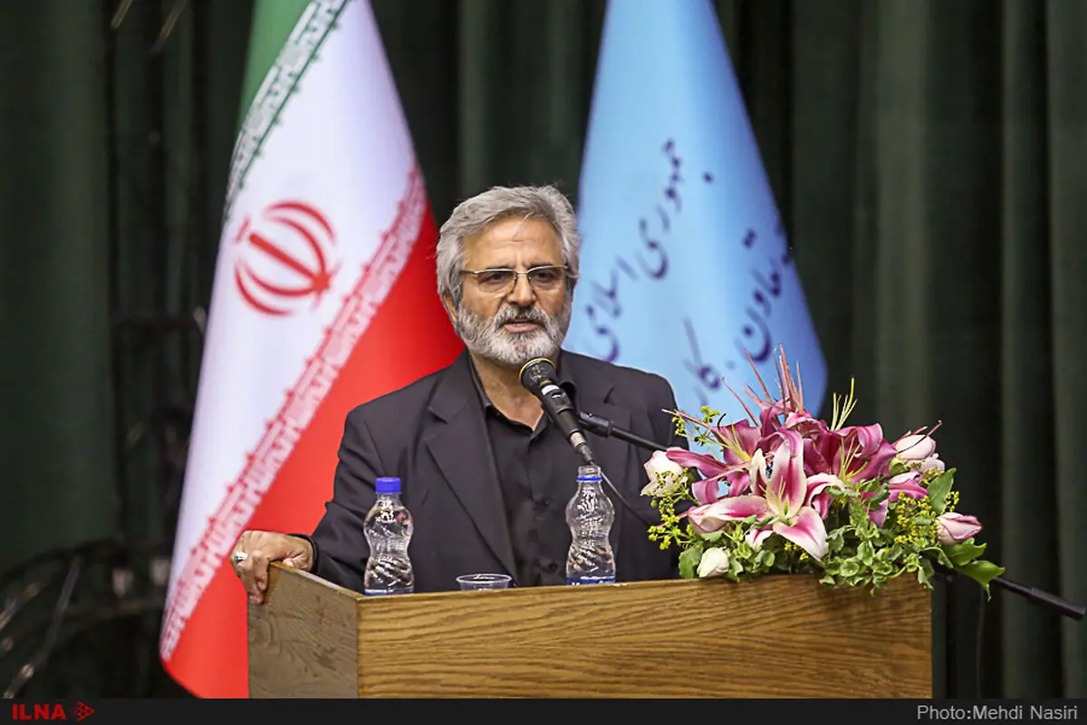 مجلس طرفدار نولیبرالیسم است/  مقدمه افزایش حقوق اجرای قانون همسان‌سازی حقوق بازنشستگان است/ حقوق بازنشستگان جوابگوی ۱۶ روز از هزینه‌های زندگی آنان است
