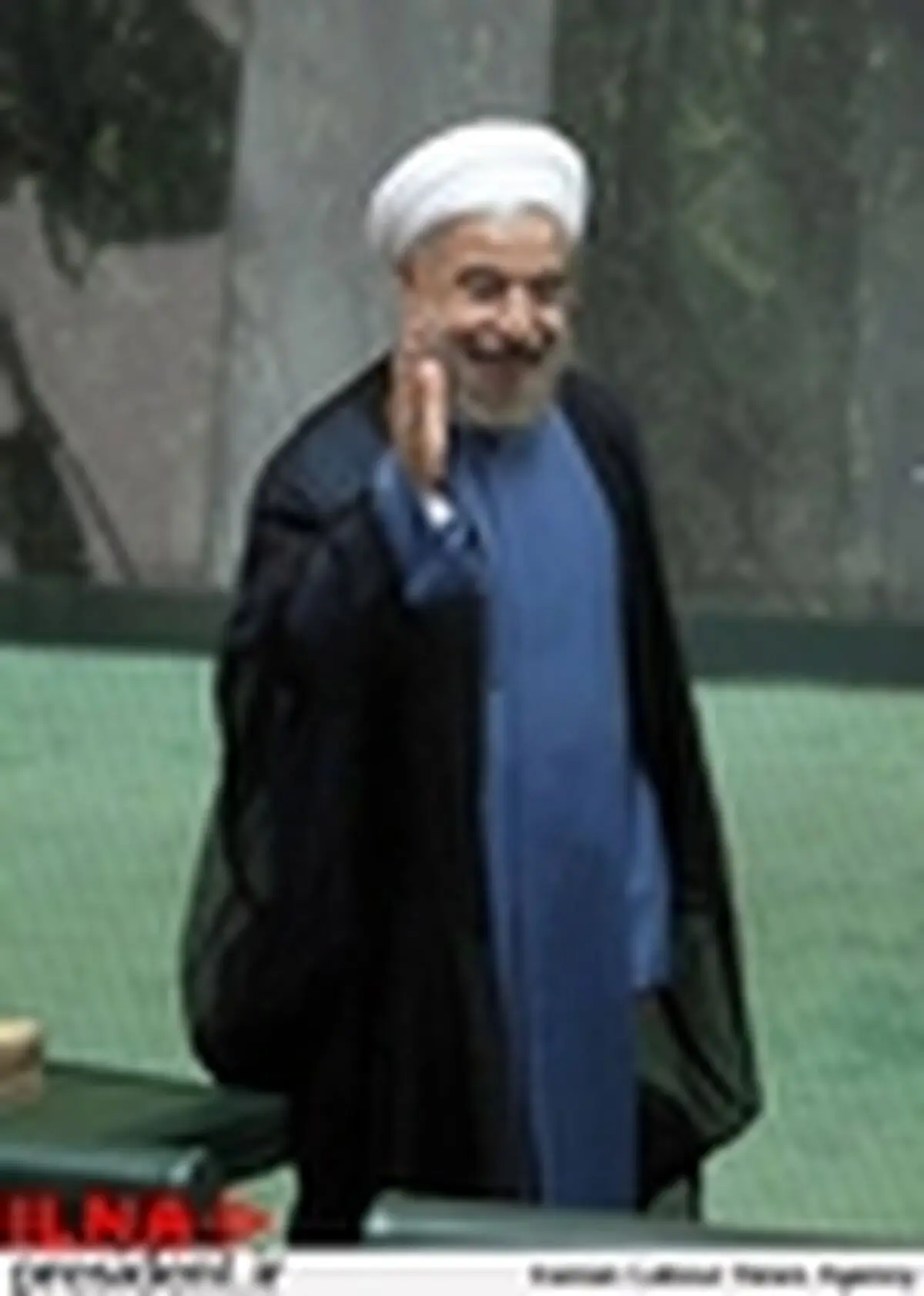 روحانی مجلس را ترک کرد