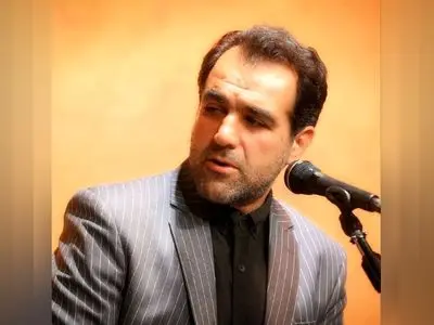 هر هنرمند تئاتر که پای کار وطن است نزد ما بیاید/ از خط‌کشی و اختلاف نظرها دست برداریم