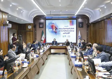 بررسی چالش‌های بیمه در مشاغل پلتفرمی/  آیا رانندگان تاکسی‌های اینترنتی «کارگر» هستند؟!