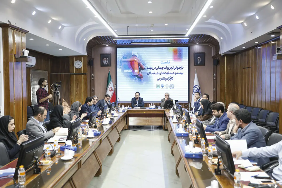 بررسی چالش‌های بیمه در مشاغل پلتفرمی/  آیا رانندگان تاکسی‌های اینترنتی «کارگر» هستند؟!