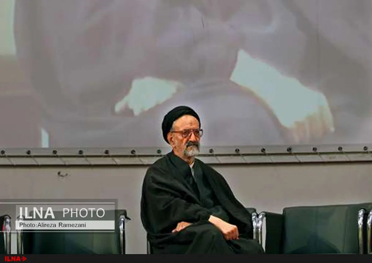 نامه دعایی به مقام معظم رهبری درباره انتشار خبرهای رییس‌ دولت اصلاحات و پاسخ ایشان 