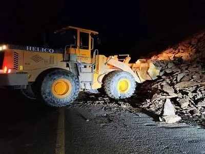 انسداد آزادراه تهران_ شمال به علت سیلاب و ریزش کوه