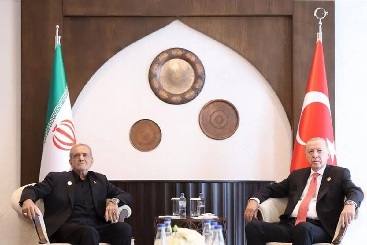بزشكيان في لقائه مع أردوغان: وحدة الأمة الإسلامية السبيل الوحيد لردع جرائم الصهاينة