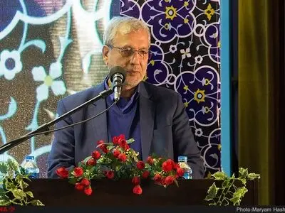 تاثیر مثبت قرآن بر جامعه کار و تلاش/ جامعه دینی به کار اهتمام دارد/ آرامش روانی نیاز جامعه امروز
