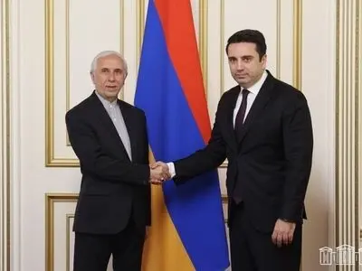 سفیر ایران با رئیس مجلس ملی ارمنستان خداحافظی کرد