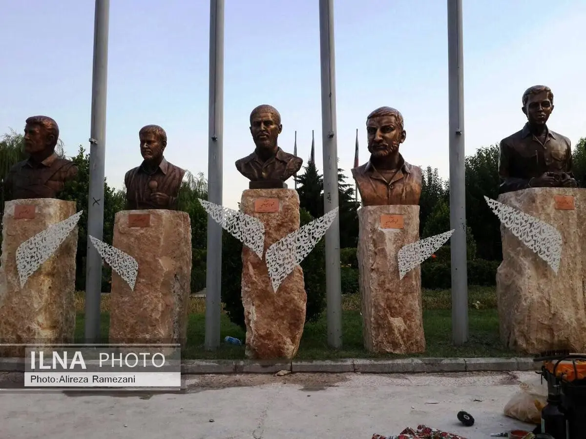 رونمایی از سردیس 5 خبرنگار شهیددر بوستان گفت و گو