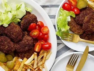 برای خوشمزه شدن کتلت ادویه چی بریزیم؟ 