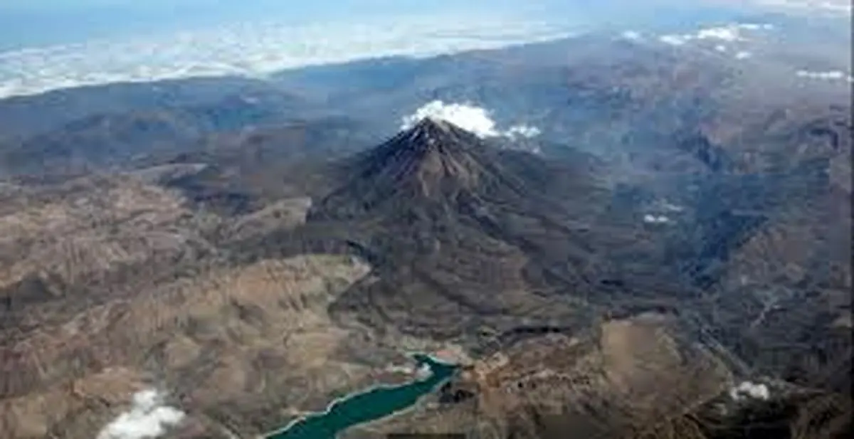 تصاویری از دماوند بی‌برف در صبح پاییزی! +فیلم