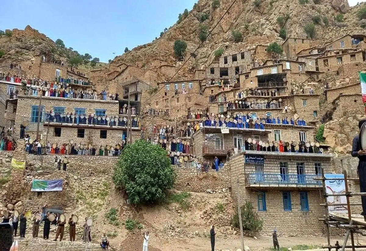هزار دف هزار نوا/رقص انگشتان بر روی دف در روستای پالنگان کردستان