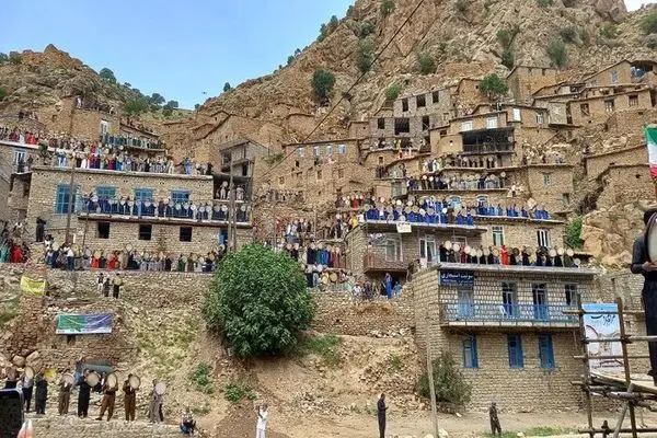 هزار دف هزار نوا/رقص انگشتان بر روی دف در روستای پالنگان کردستان