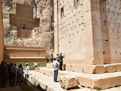 آغاز برنامه مطالعات میدانی محوطه جهانی نقش رستم