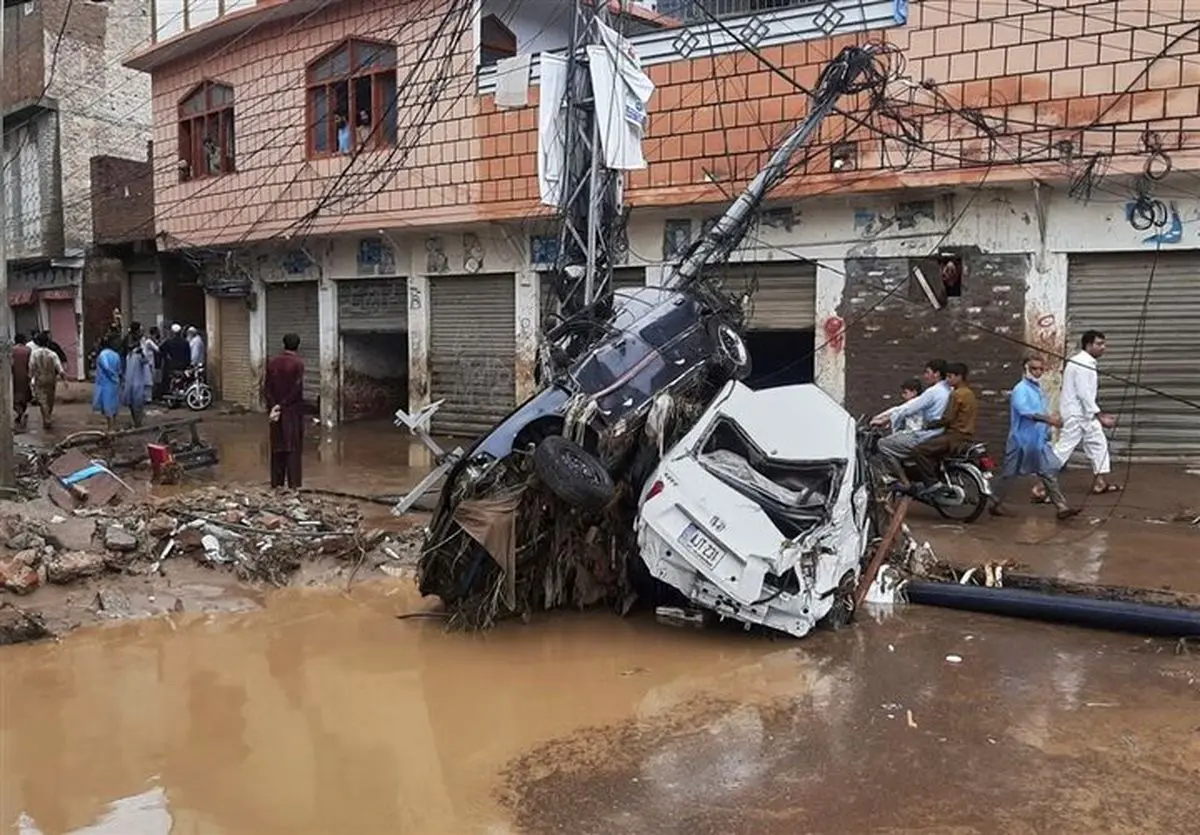 Pakistan flash floods kill over 320 amid heavy monsoon rains