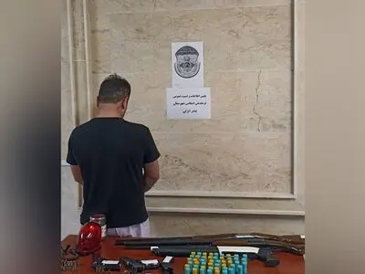 کشف ۵ سلاح جنگی و شکاری از یک متهم ۴۴ ساله در بندرانزلی