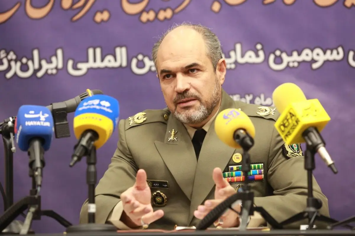 نائب وزیر الدفاع الإیراني: نرصد تحرکات أمیرکا في البحرین الأحمر والأبیض المتوسط