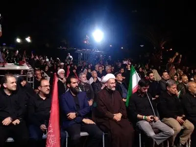 نوای قرآن در میدان ولیعصر(عج) طنین‌انداز شد
