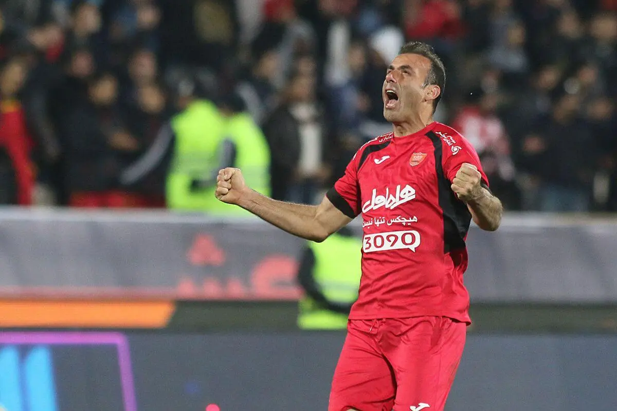 خبر بد برای پرسپولیس؛ جلال حسینی فعلاً نمی‌تواند بازی کند