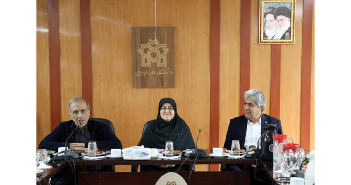 لزوم بازسازی پیوند رسانه با دانشگاه و دولت