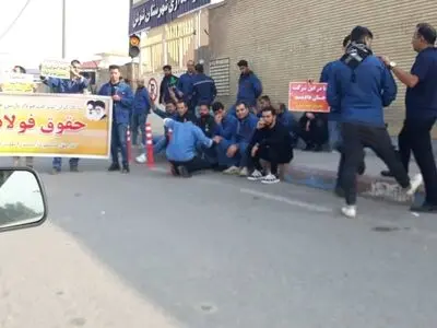 درخواست کارگران مجتمع فولاد پارس هفت تپه برای افزایش حقوق 