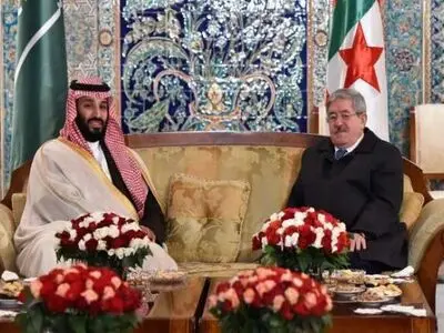 مُغادرة محمد بن سلمان الجزائر دون لقاء بوتفلیقة تثیر الجدل: هل هِی استجابةٌ للمزاج العام للشارع الرافض للزیارة؟