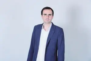 پویا نبی دبیر شانزدهمین دورۀ جوایز ایســـفا شد