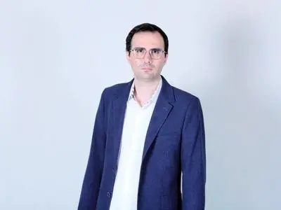 پویا نبی دبیر شانزدهمین دورۀ جوایز ایســـفا شد