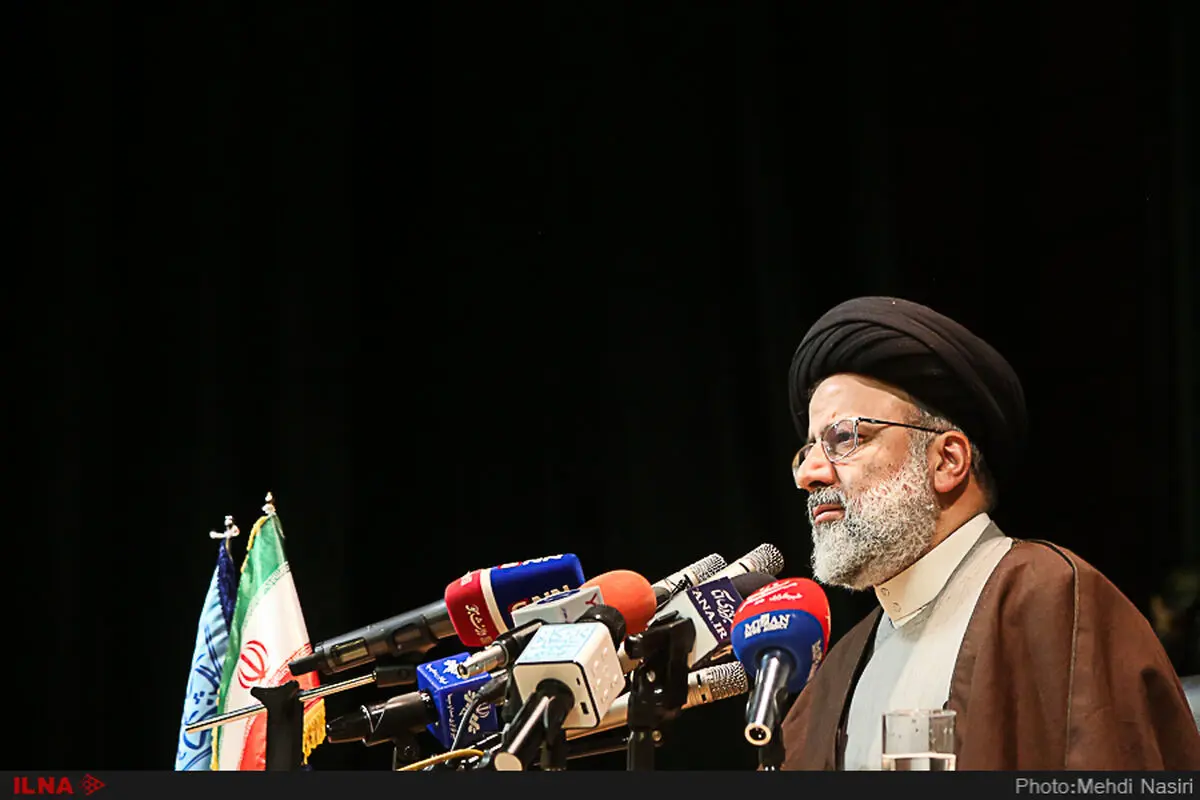 اداره جامعه و پاسخگویی به نیازها بدون حوزه علمیه امکان پذیر نیست
