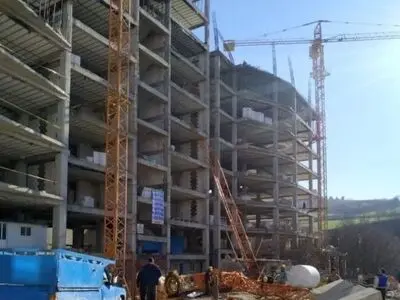 ۴ کارگر ساختمانی بر اثر سقوط جرثقیل درشهر گرگان مصدوم شدند