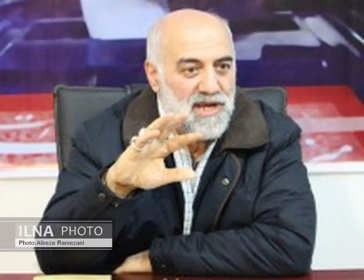دسته بندی اصولگرا و اصلاح طلب معنا ندارد/افراد یا انقلابی‌اند یا غیرانقلابی
