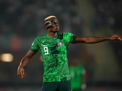 ویدئو: درگیری لفظی جنجالی ستاره نیجریه با بازیکن خودی