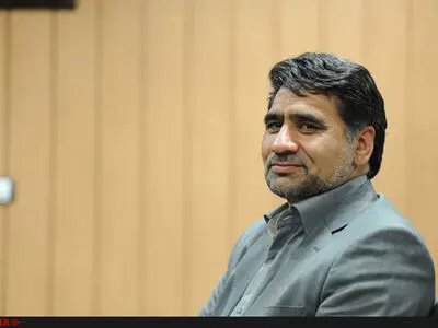 سبحانی‌فر: «رونق تولید» نیازمند خودباوری است/ موازی‌کاری‌ها انرژی کشور را هدر می‌دهد/ هرجا کارها را به مردم سپردیم فساد کمتر بوده است