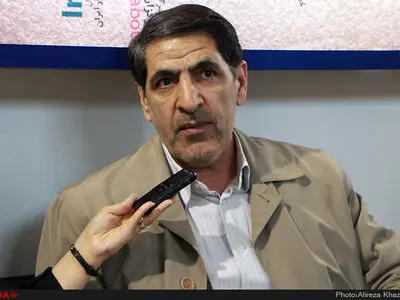 احزاب پای خود را اندکی فراتر از مباحث نظری بگذارند/ پیشنهاد ایجاد نظام دو حزبی را مطرح کردم