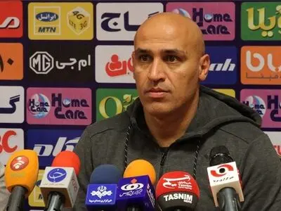 منصوریان: ذوب‌آهن تیم قابل احترامی است
