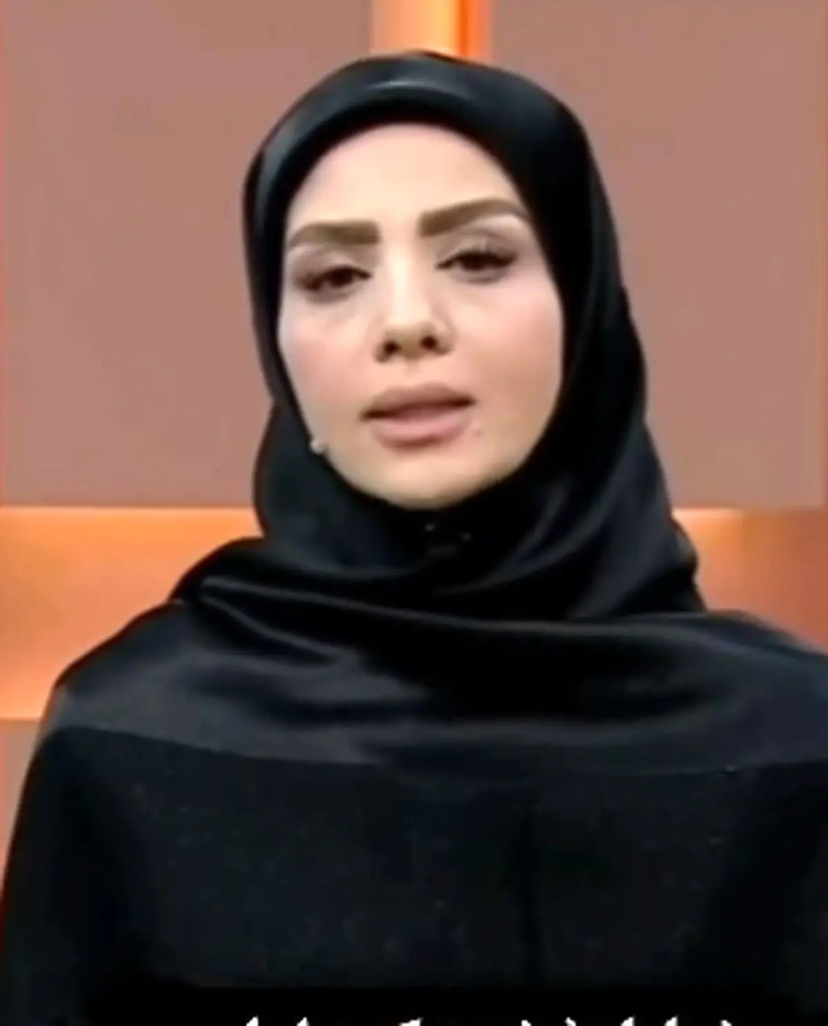 کنایه مجری زن تلویزیون به طرفداران پهلوی: به شما نمی‌رسه!+ فیلم